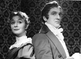 Jane Downs e Alan Badel como Elizabeth Bennet e Mr. Darcy