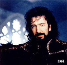 Alan Rickman como o xerife de Nottingham, em Robin Hood: Príncipe dos Ladrões, 1991
